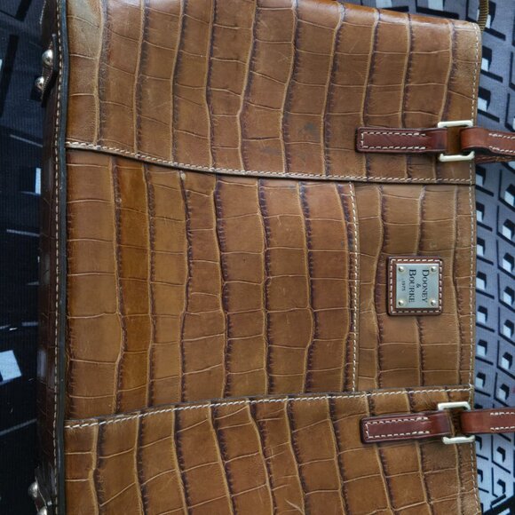 Dooney Bourke Brown Autumn  Pocketbook Very Good Condition - Picture 3 of 9